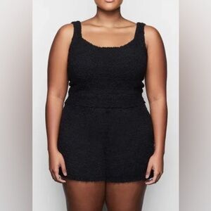 NWT SKIMS Cozy Light Shorts Onyx Size S